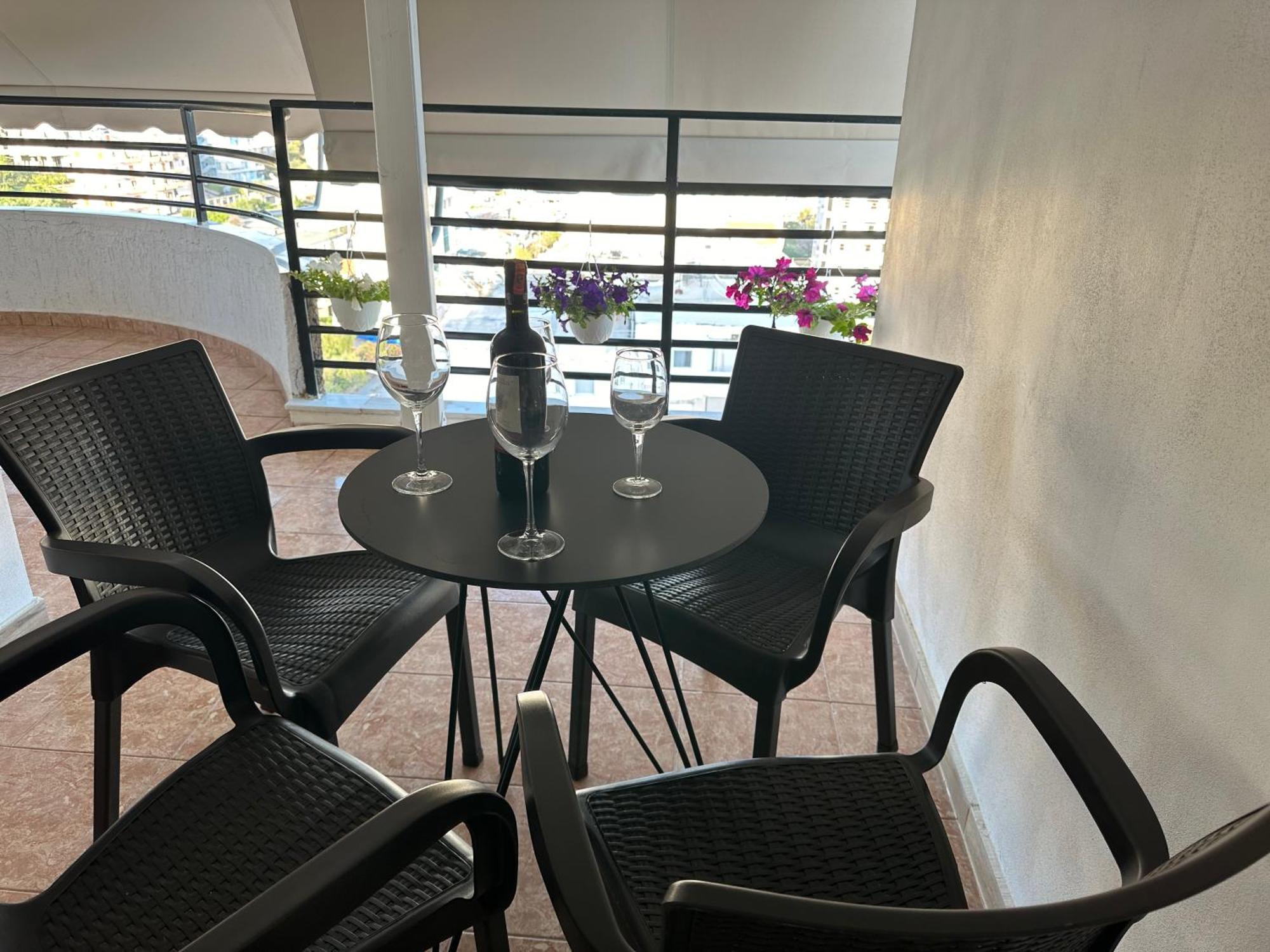 Suites Kozi Sarande Bagian luar foto