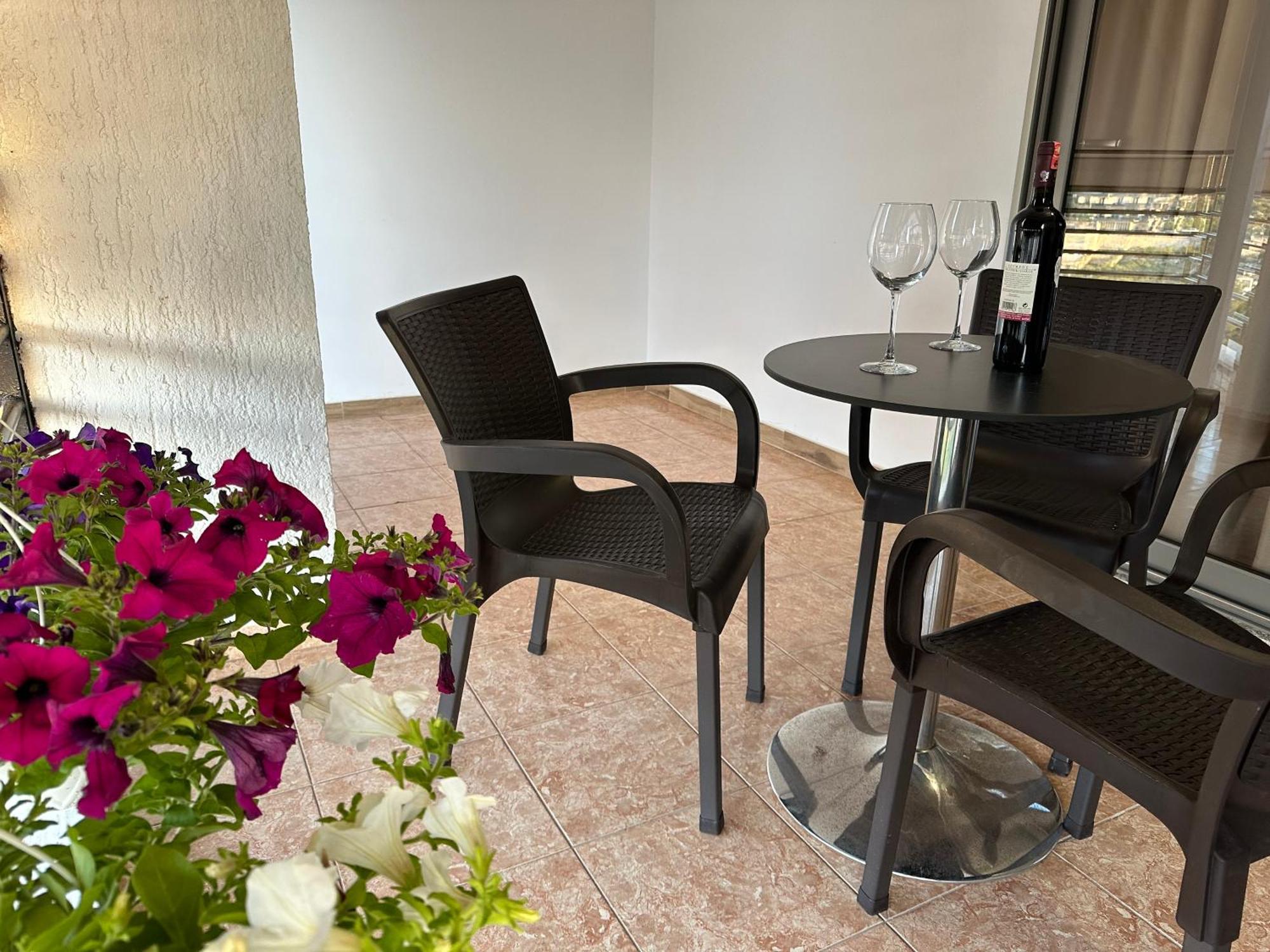 Suites Kozi Sarande Bagian luar foto