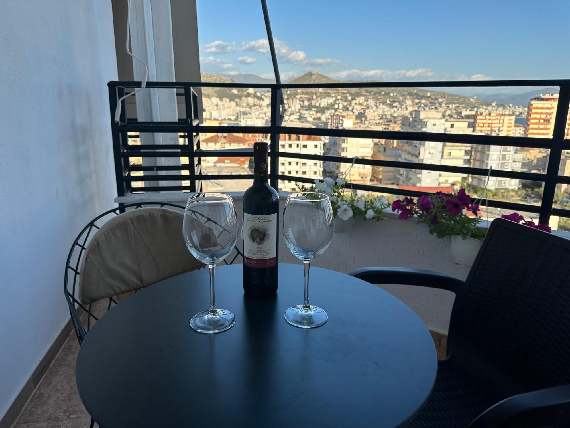 Suites Kozi Sarande Bagian luar foto