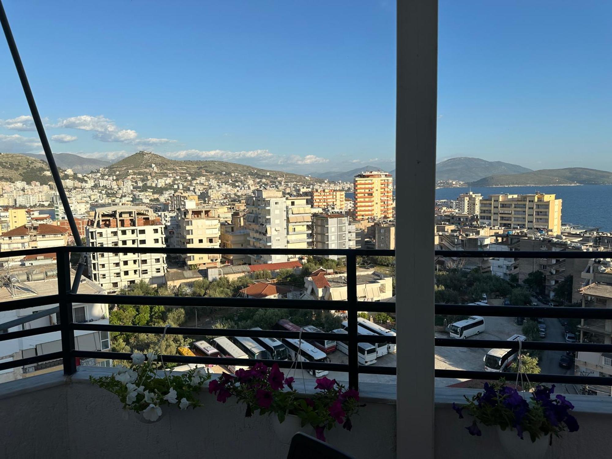 Suites Kozi Sarande Bagian luar foto