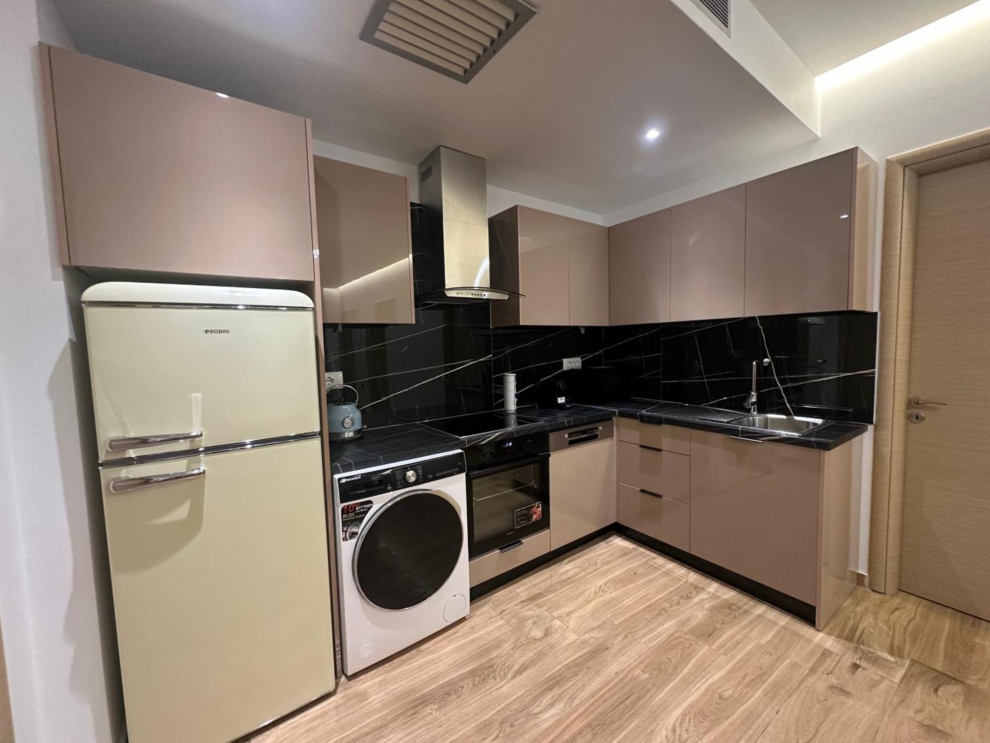 Suites Kozi Sarande Bagian luar foto